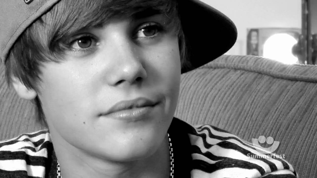 Justin Bieber - Backstage Interview (2010 Exclusive)