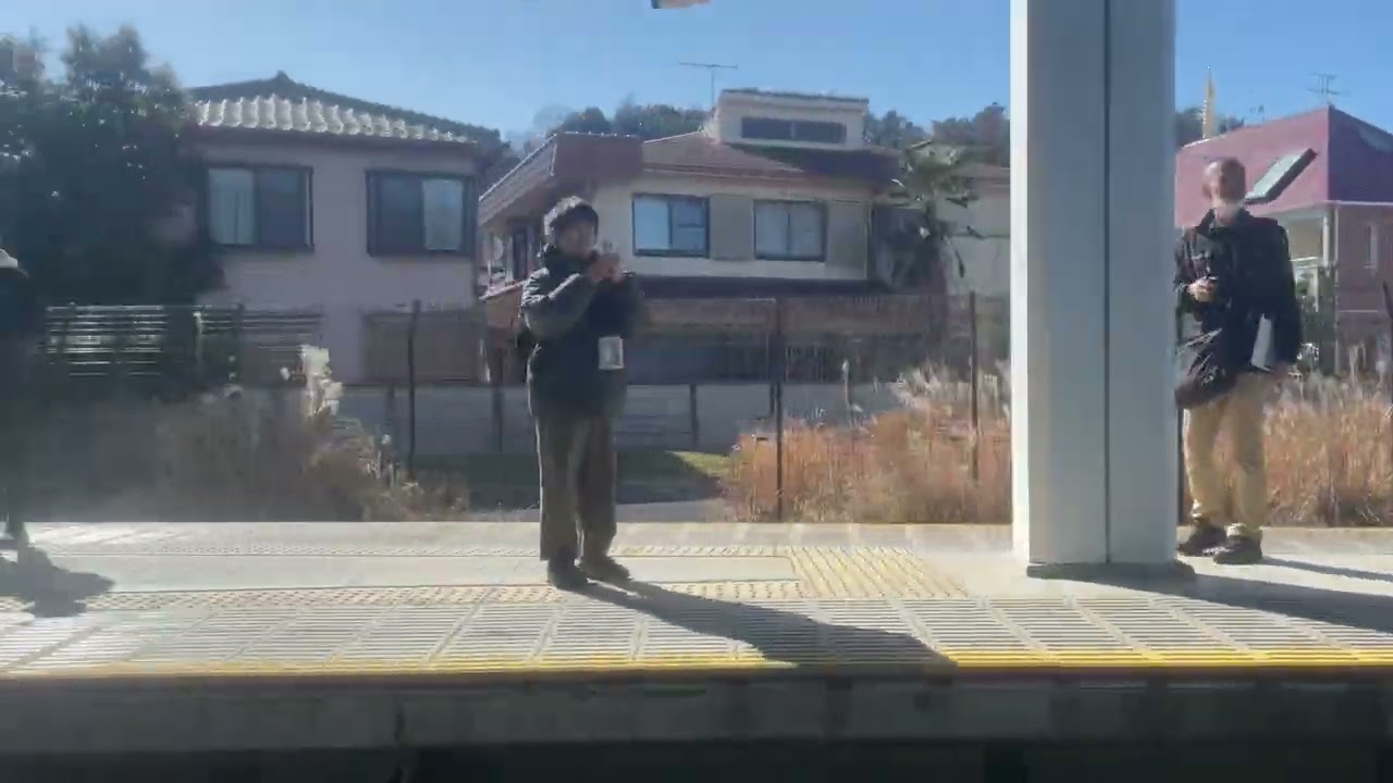 京王 8000系 10両 8713  高尾山トレイン旧塗装 残り2編成更新前VVVFインバーター車両 特急 新宿行 高尾線 めじろ台〜分倍河原 途中、新2000系とスライド