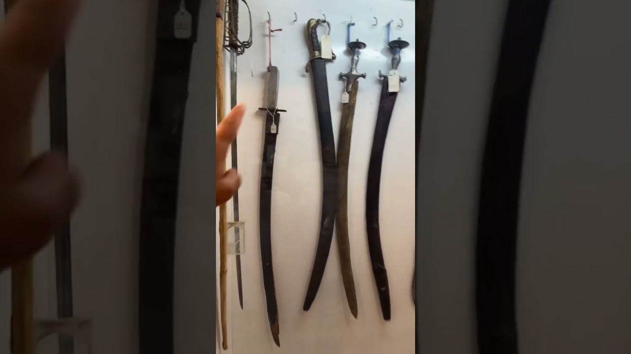 سوق الزل او السوق التراثي والقطع النادره وسط الرياض بجانب الاماره