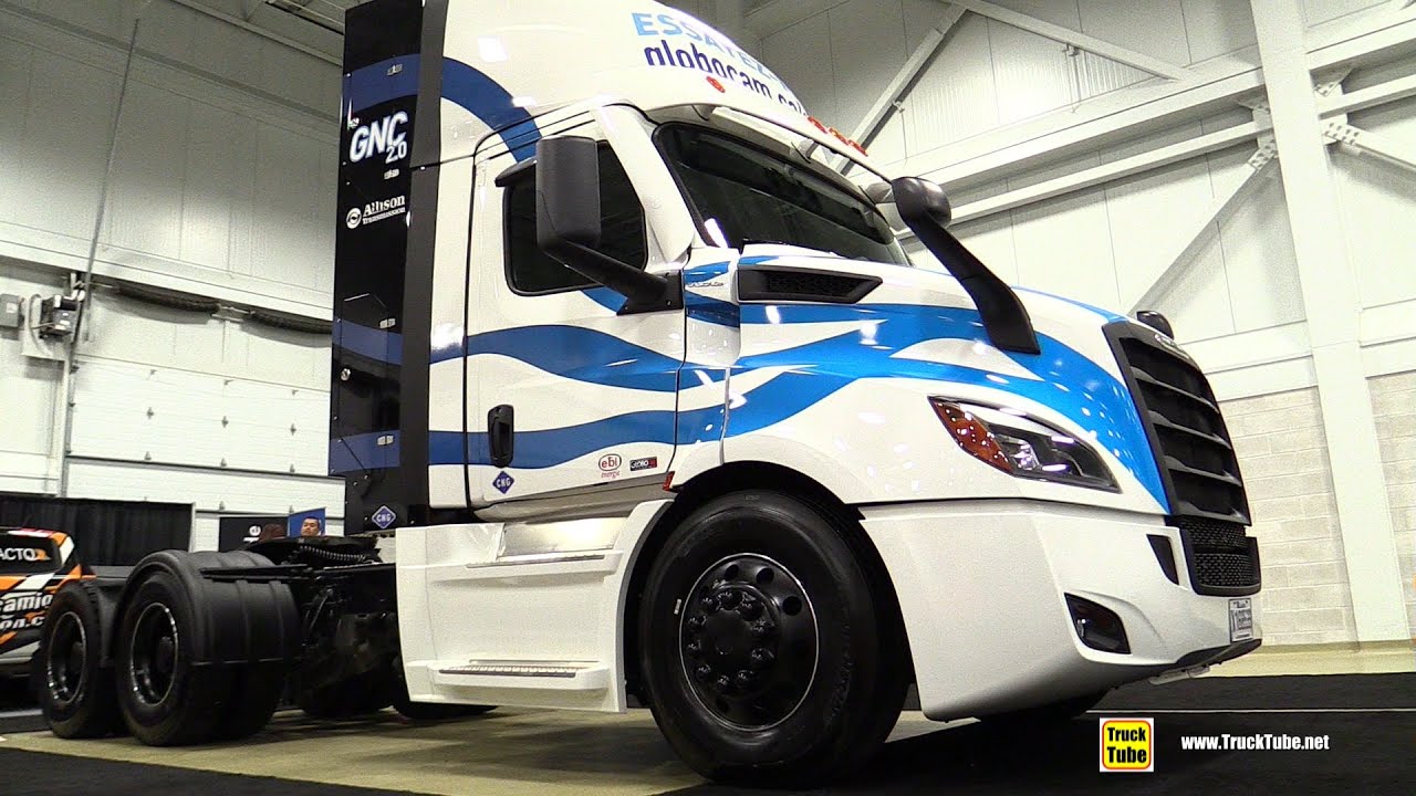 2022 Freightliner Cascadia CNG Truck - Exterior Interior Walkaround Tour  - 2021 Expocam
