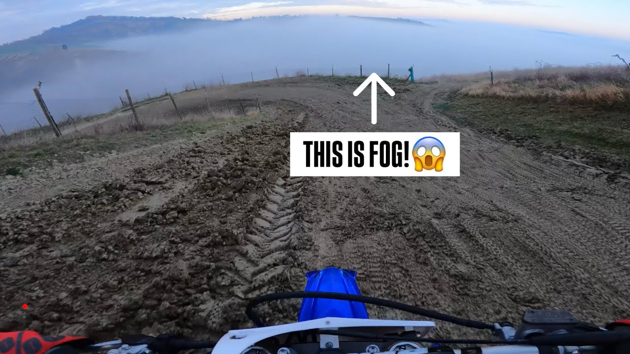YAMAHA 125 WIDE OPEN IN FOGGY ITALY MOUNTAINS 