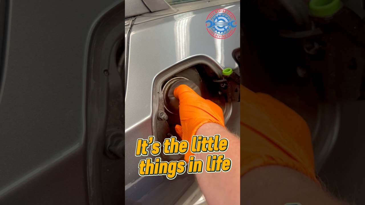 Fuel cap has a home.It&rsquo;s the little things. #BMW #DesignDetails #CarDesign #FuelStop #SmallThing⛽️🚘