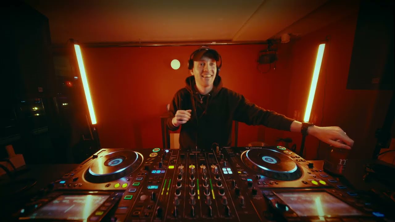 anyoneID– Live @ HEAT CHECK (Le Mazette, Paris) | Global Club, Baile Funk, Bootlegs & Edits