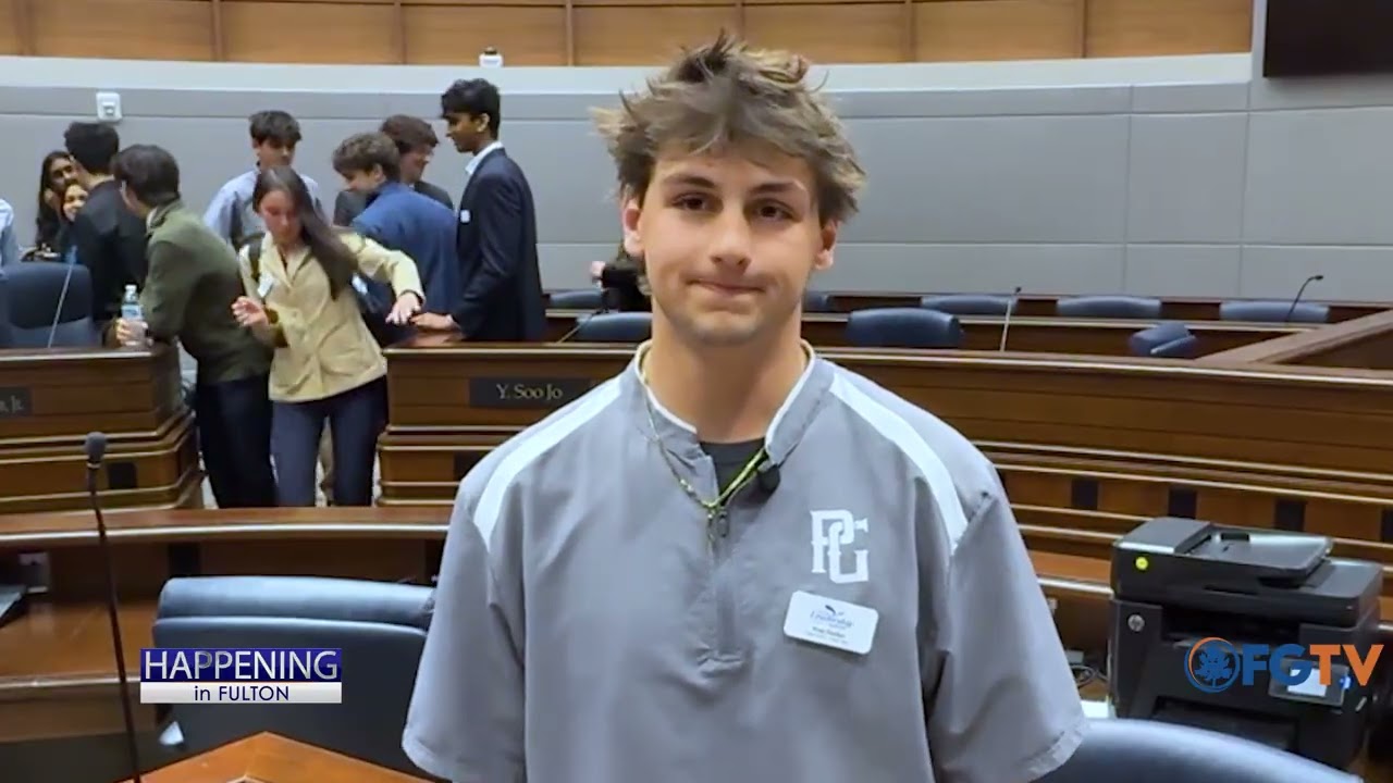 Организация Student Leadership North посетила округ Фултон в рамках Дня государственного управления.