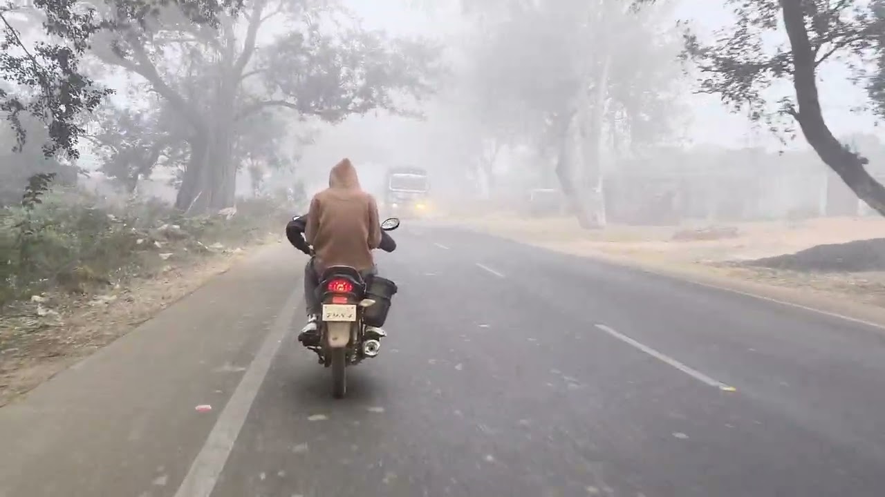 हेलो दोस्तों सुबह की राम राम कोहरा का भरपुर आनंद लेते हुए#viral #automobile #funny 