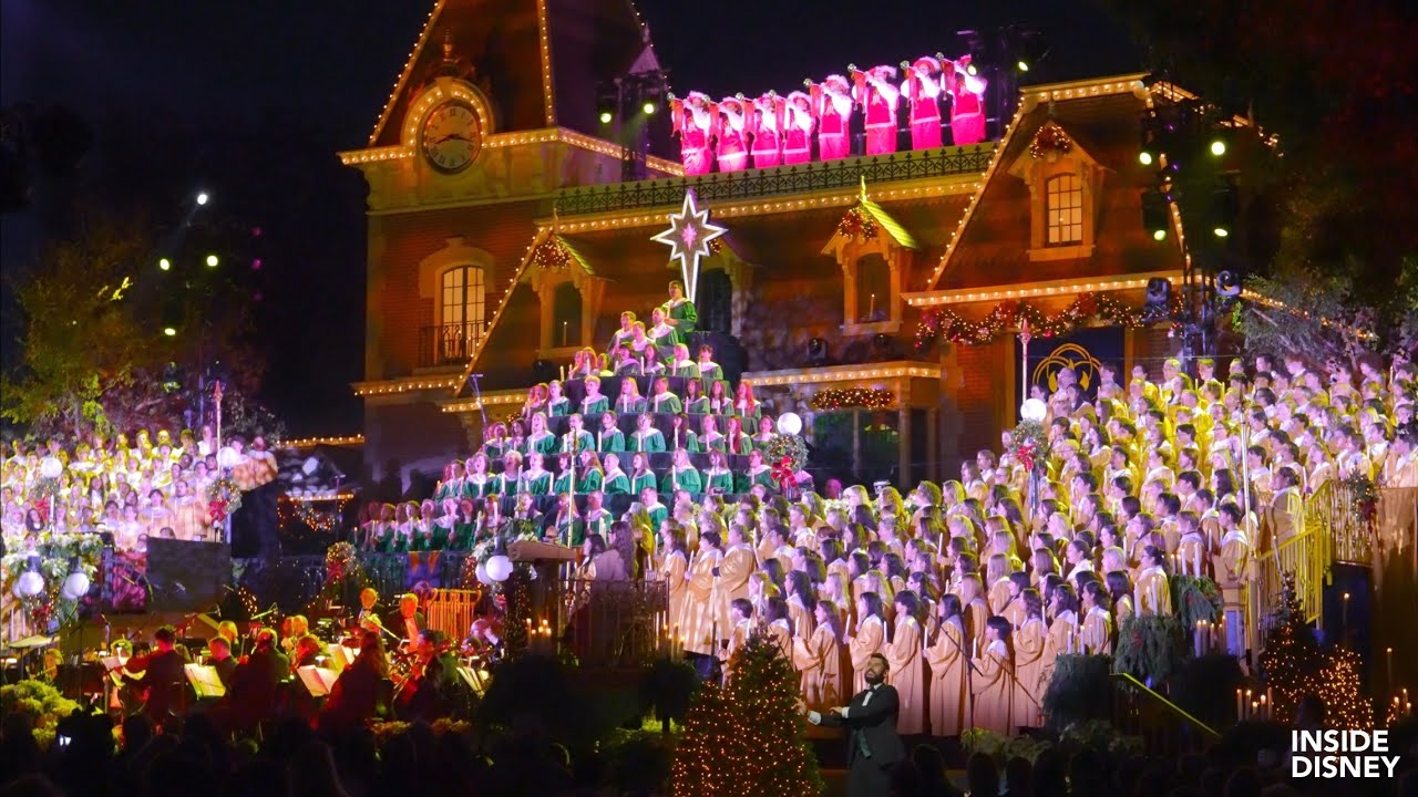 FULL Candlelight Processional 2024 with Kathryn Hahn at Disneyland! - Christmas Time Show