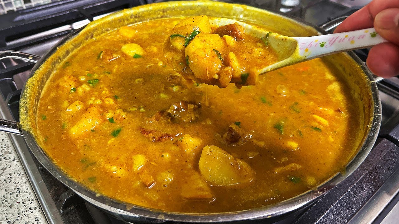 Карри из картофеля с тушеной свининой | CaribbeanPot.com
