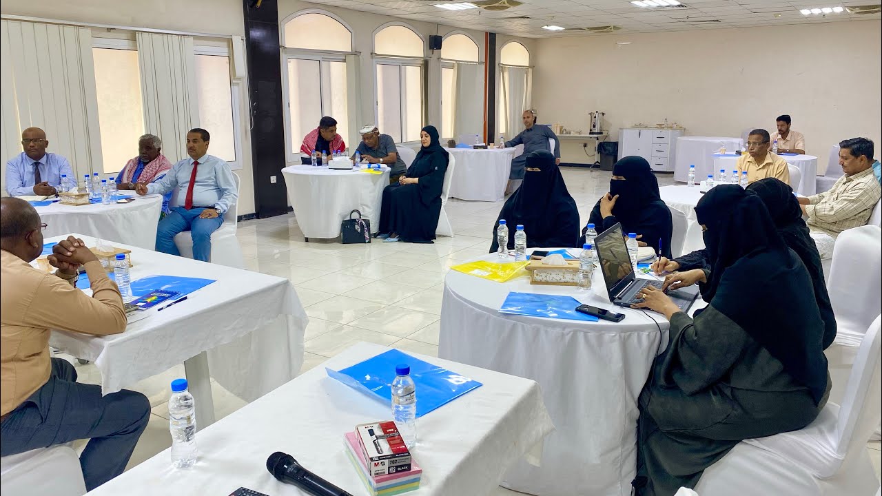 استشارية حضرموت تطلع على أوضاع مطار الريان الدولي وميناء المكلا ومصلحة الجمارك