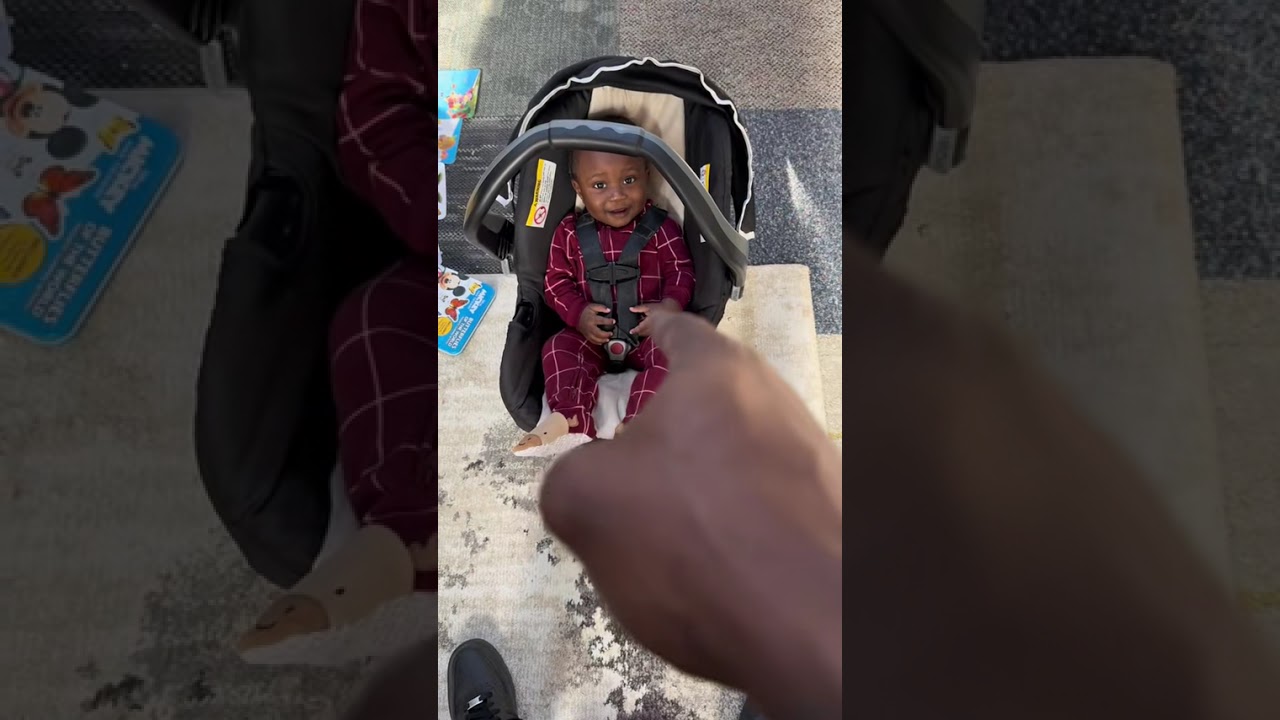 Can dad get the kids in the car seat and out the door in time? 👀 
