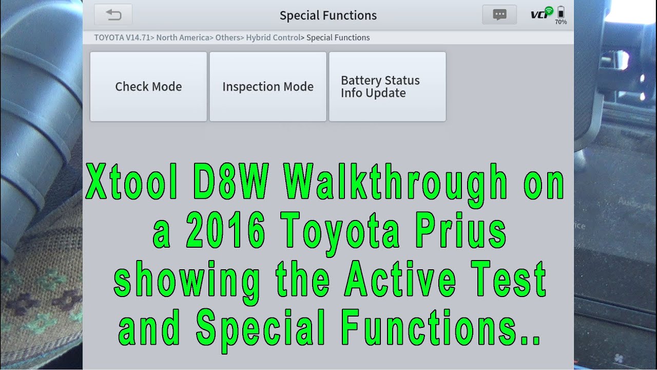 Пошаговое руководство по использованию Xtool D8W на Toyota Prius 2016 года, демонстрирующее актив...