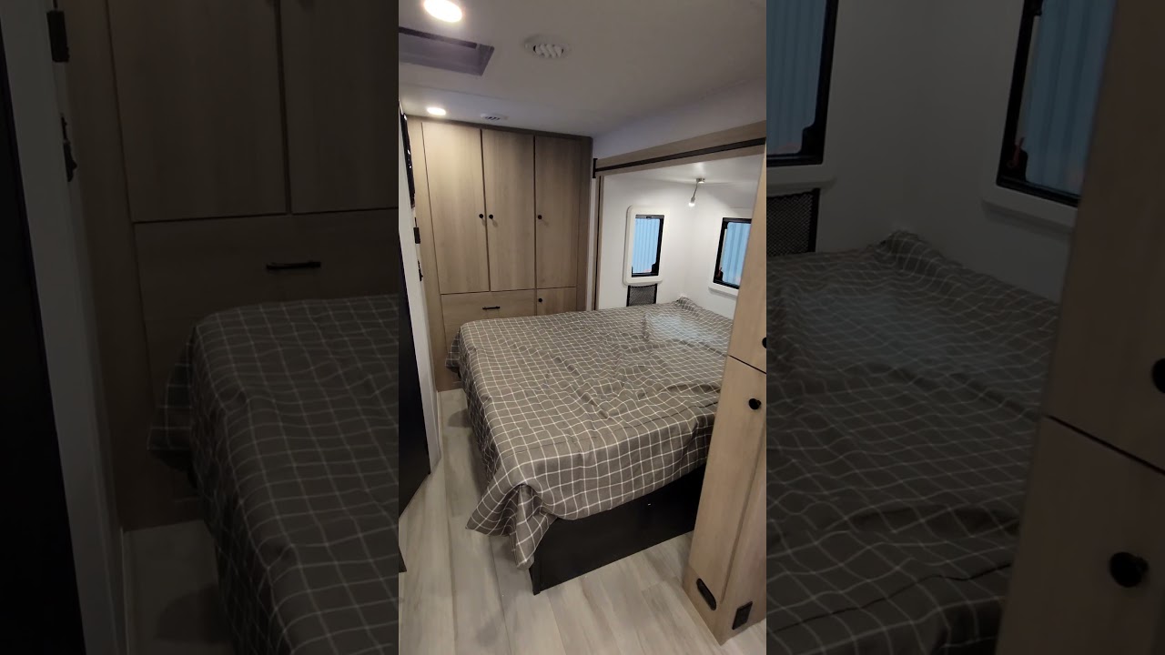 3 minute tour 2025 Sunseeker 2400DSB motorhome at Couchs RV Nation #shorts #rv