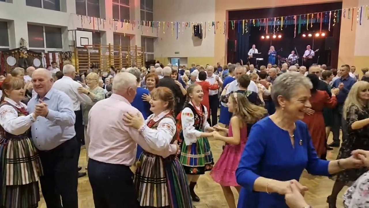 Najlepsze piosenki do tańca – parkiet pełen radości