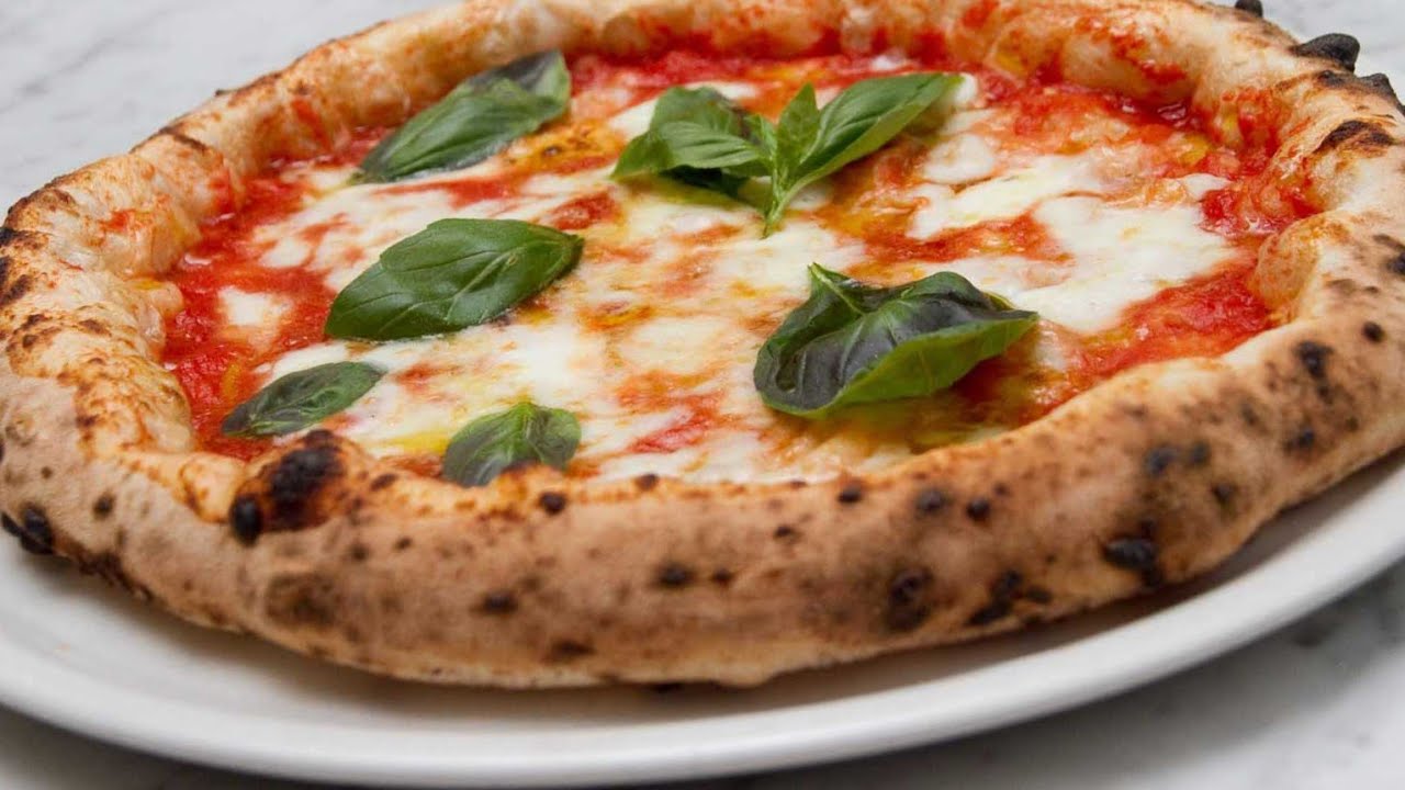 Pizza Napoletana - Receta Original 🍕 #italia #pizza #margarita @italiasquisita  Margherita