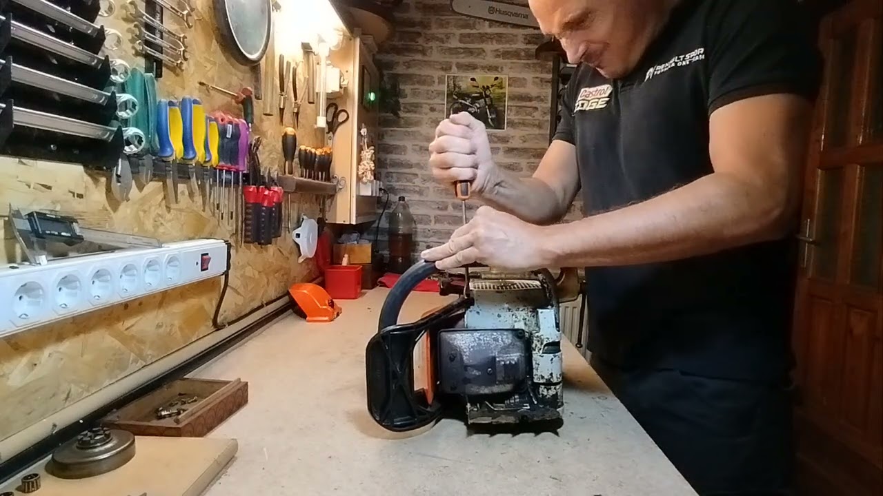 Stihl 042 AV szét szedése takarításhoz!