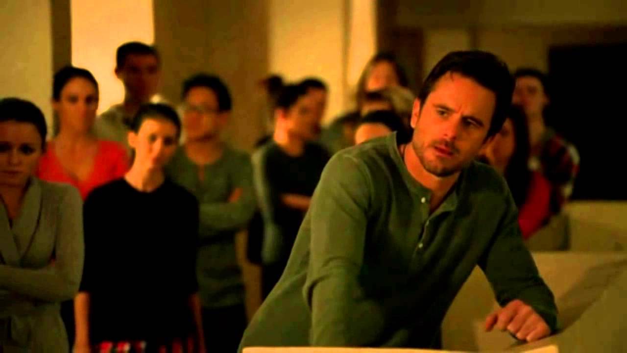 Juliette gets mad at Glenn for going behind her back on the tour
