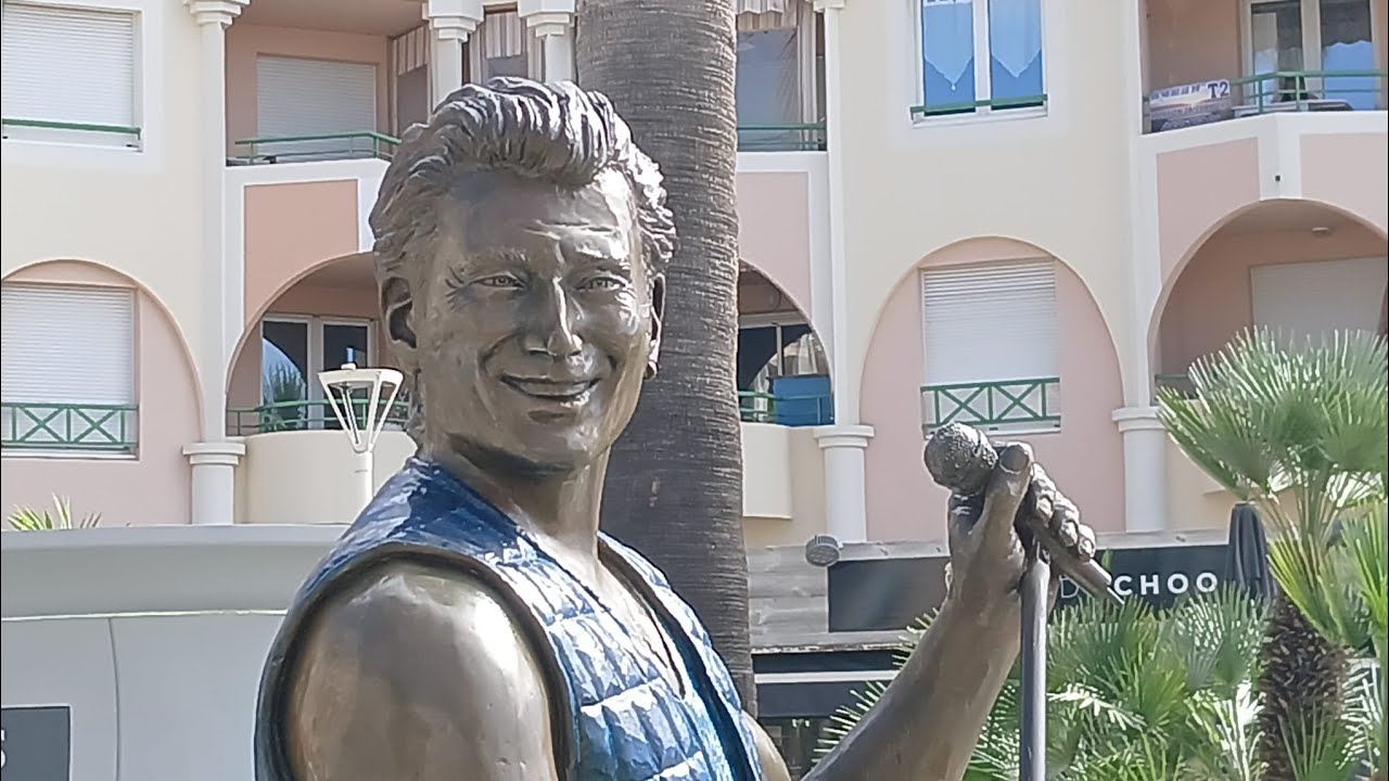 Statue -  Johnny Hallyday  