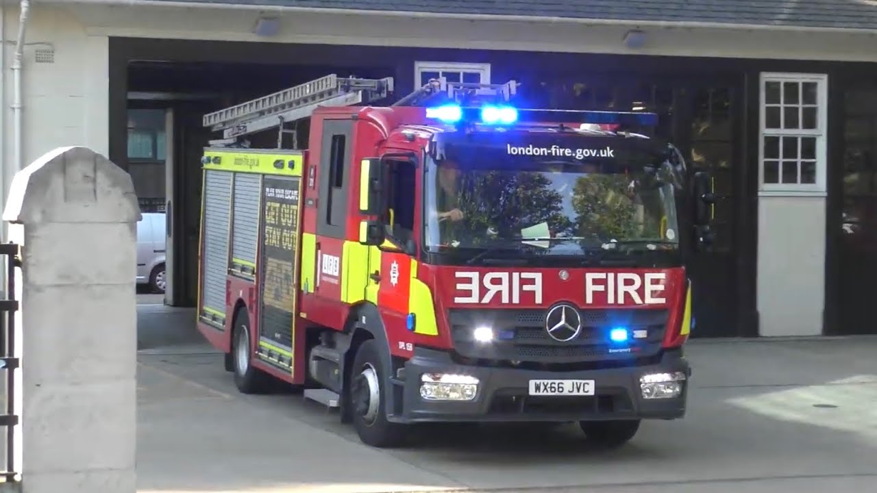 London Fire Brigade Responding and Onscene - LOTS OF LIGHTS + SIRENS