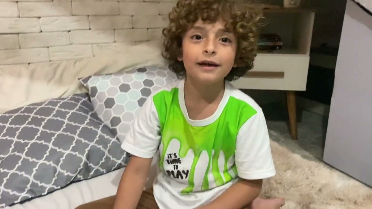 Pintando minha camiseta com canetinha 🖍️