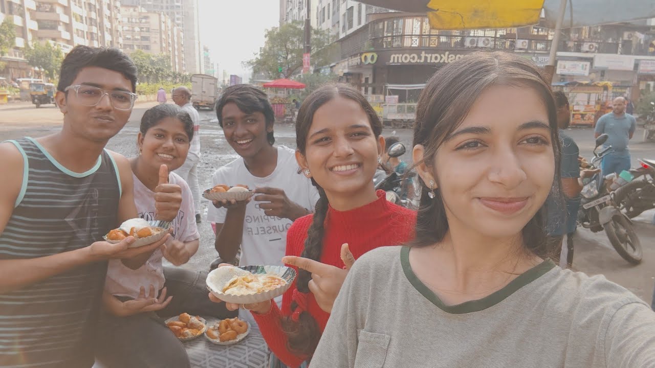 Aaj subha subha idli vada khaane aagaye😋