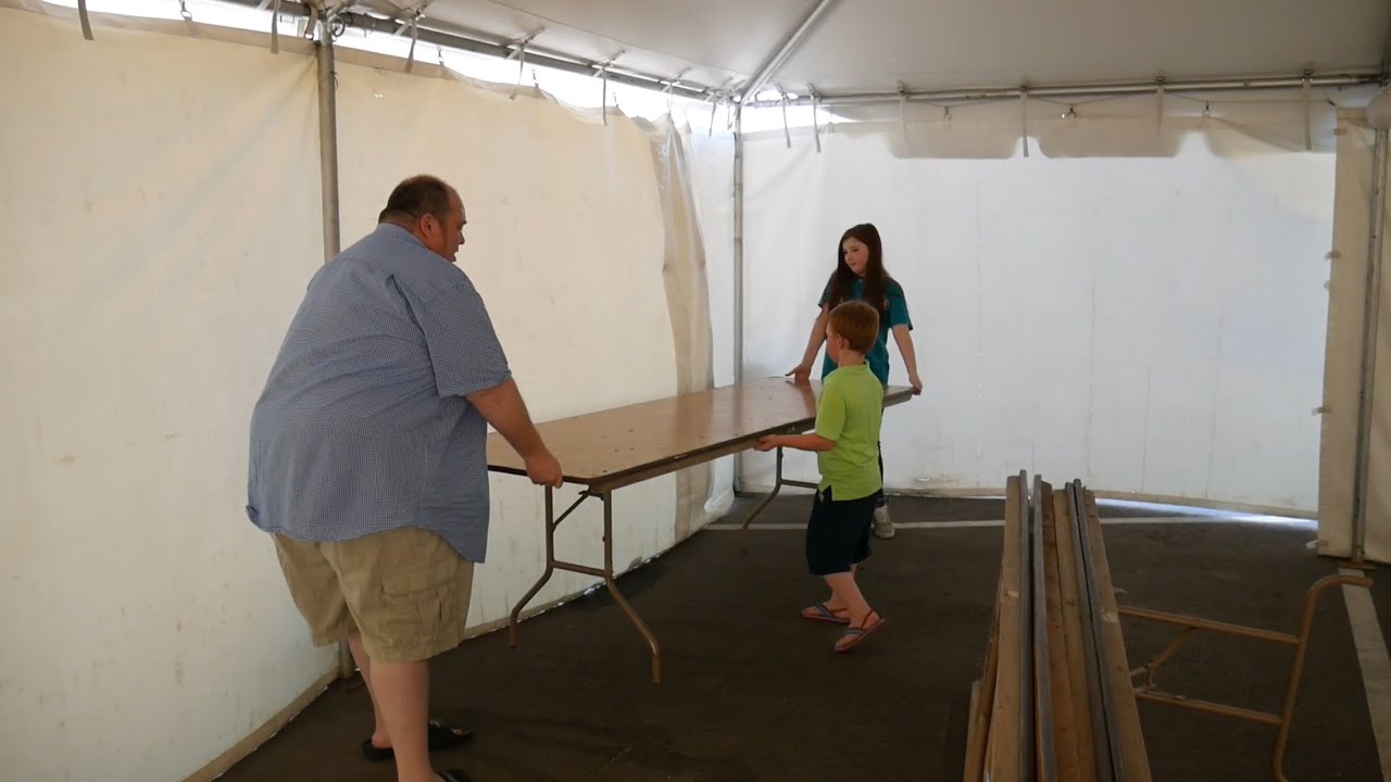 Setting Up The Fireworks  Tent 🧨