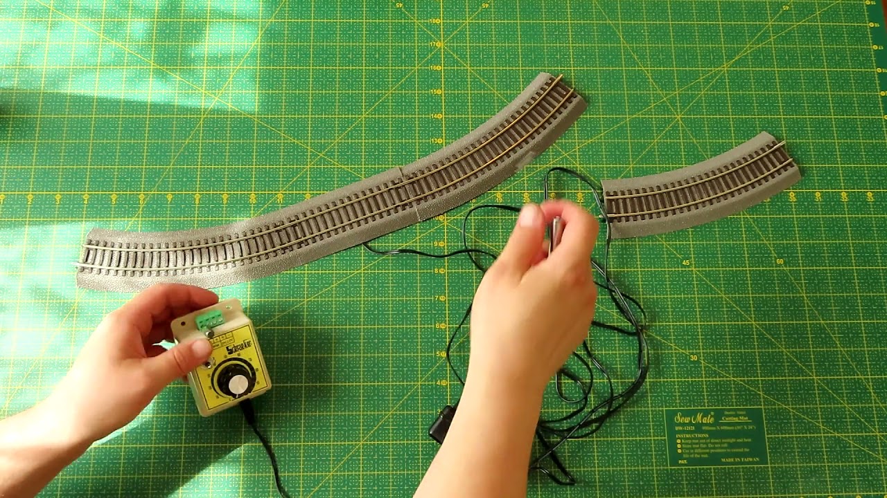 Zapojení kolejniček HO Roco Line s podložím a připojení trafa pro analogové modely
