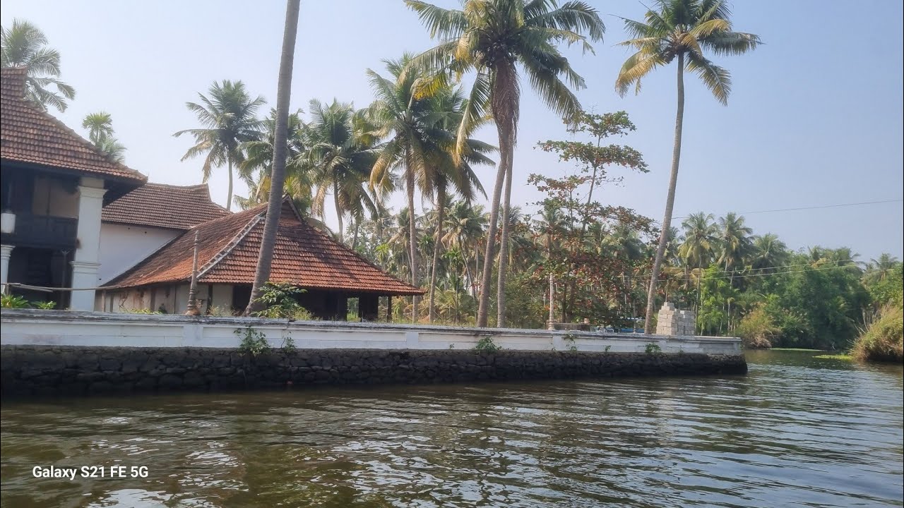 കണ്ണിനും മനസ്സിനും കുളിർമയേകും💕ഈ ബോട്ട് യാത്ര | വേമ്പനാട്ടുകായൽ  യാത്ര |boating