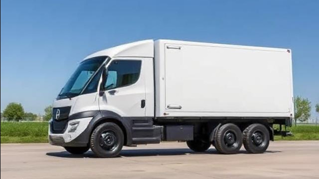 Einride T-Pod: The Future of Freight Transport - Autonomous Electric Truck Explained!