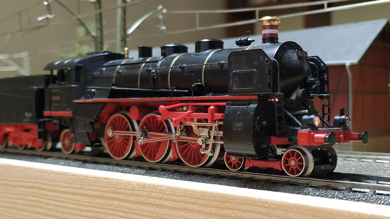 Brot- und Butterlok BR 18.4: MÄRKLIN 3518 DRG 18 434 mit ESU Loksound 5
