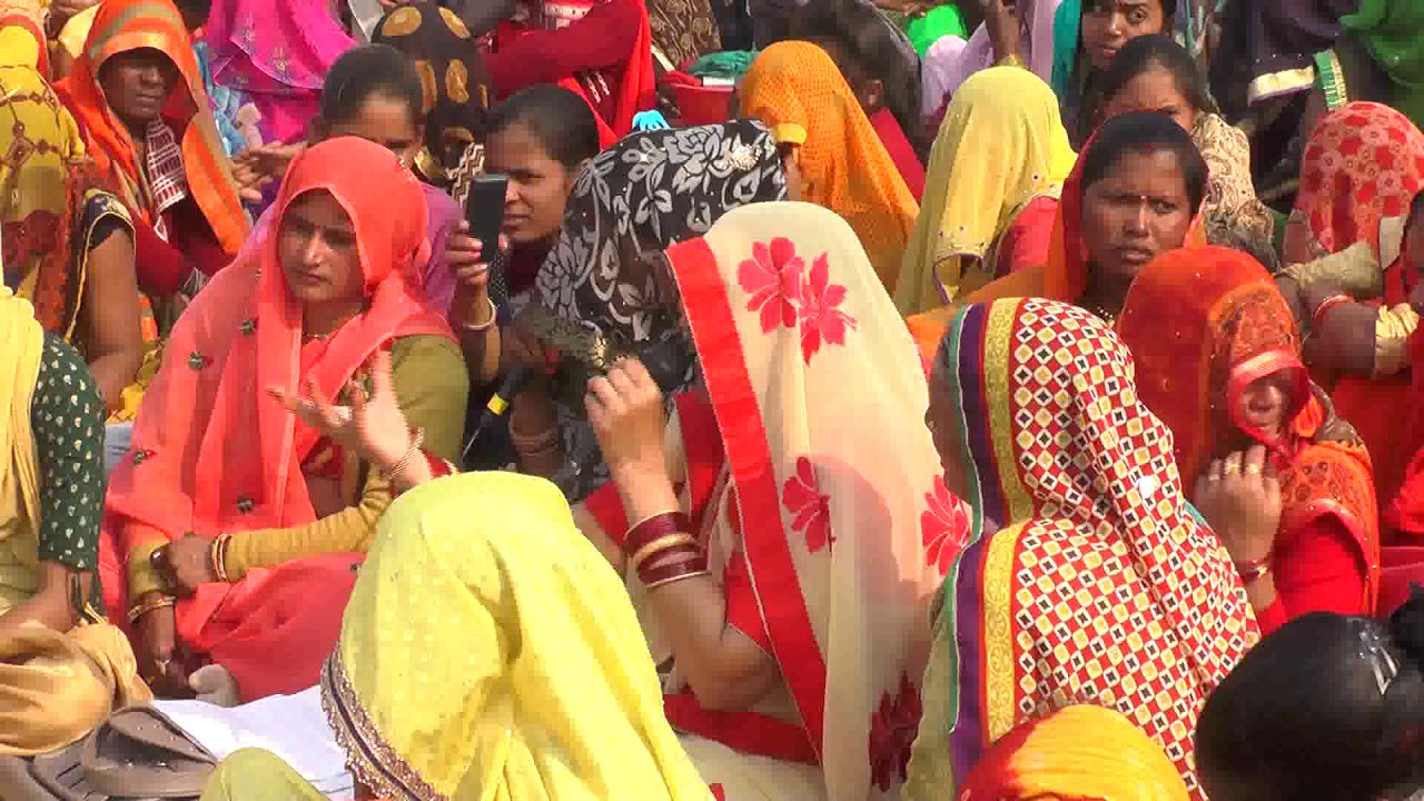 21 कार्तिक महोत्सव कार्यक्रम में जवाबी मुकाबला राधेलाल बघेल सरोज पंडित के साथ स्थान गोविंदपुर
