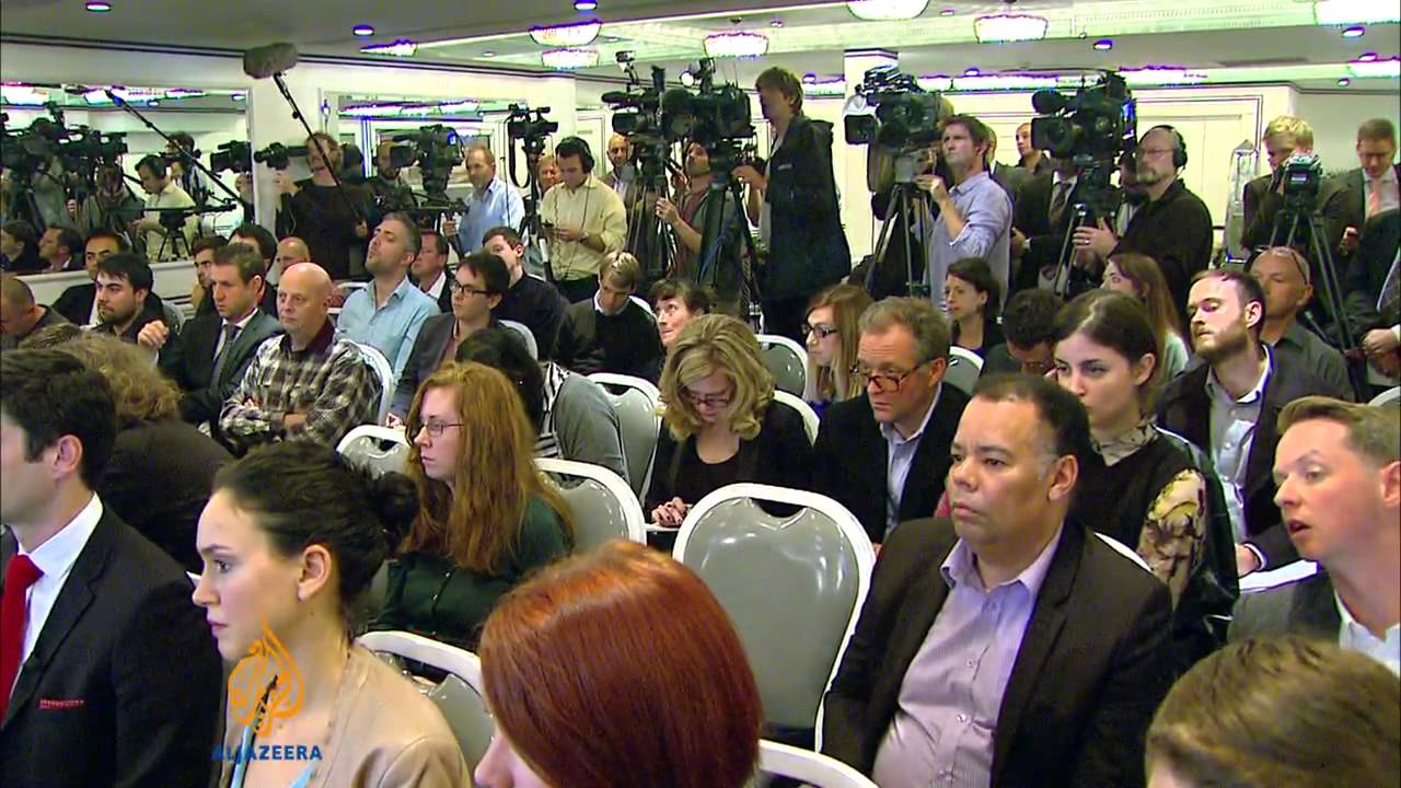 Senior leaders resign from far-right UK group