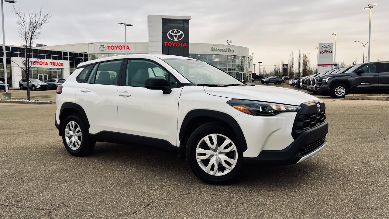 Прогулка по заводу: свежая Toyota Corolla Cross L FWD 2026 года