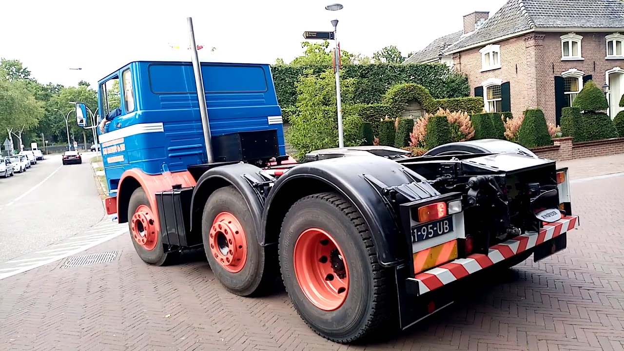 Oude voertuigen dag wijchen