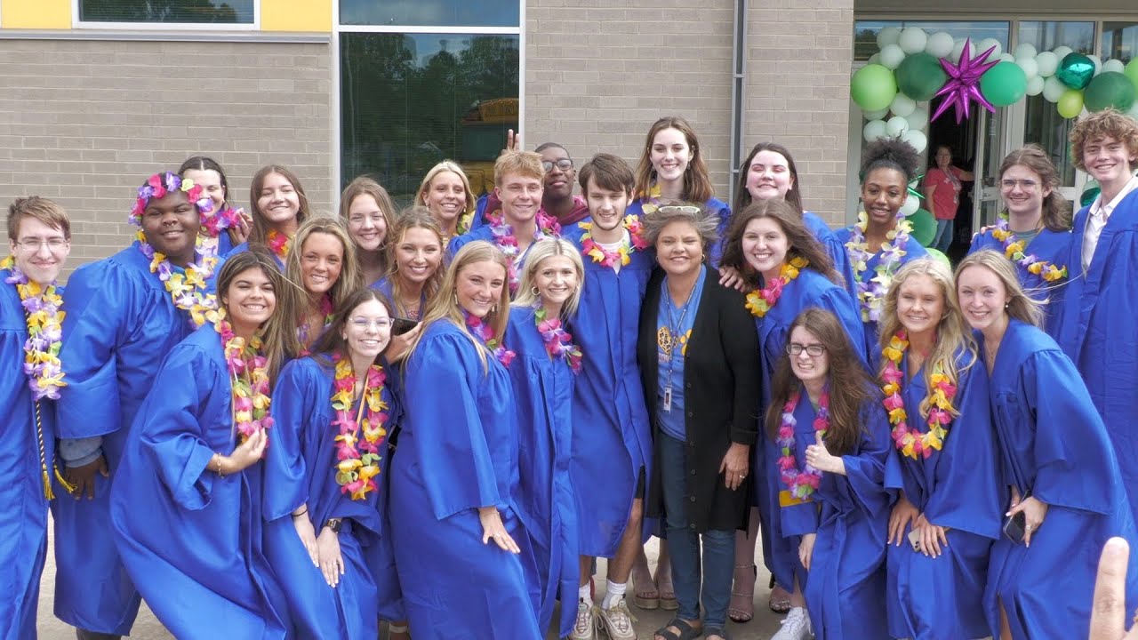 2022 Senior Walk - The tradition returns to the North Little Rock High School