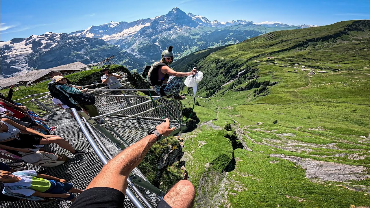 FIRST VIEW 🔭 BASE Jump in Grindelwald