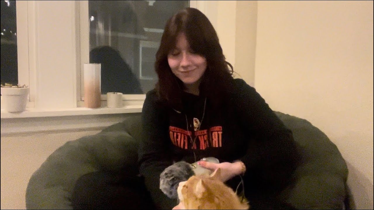 ASMR Chill w/ Me n Noodles