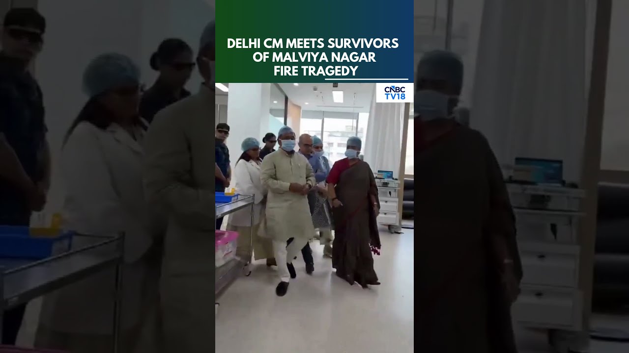21 Dead In Malviya Nagar Fire: Delhi CM Rekha Gupta Meets Injured At Max Hospital | Fire News | N18S