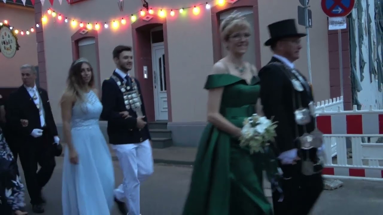 2022 - Kr&ouml;nungsball Sch&uuml;tzenfest Volmerswerth - Abholen & Einzug - Tambourcorps & Sch&uuml;tzen