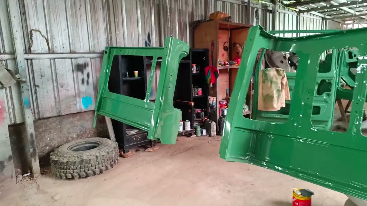 Selesai lagi proses pengecatan Toyota hardtop FJ40 di Cjm garage
