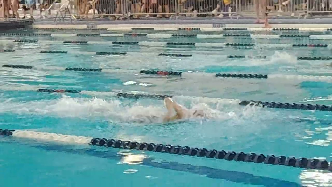 GIRLS 200 FREE RELAY P1