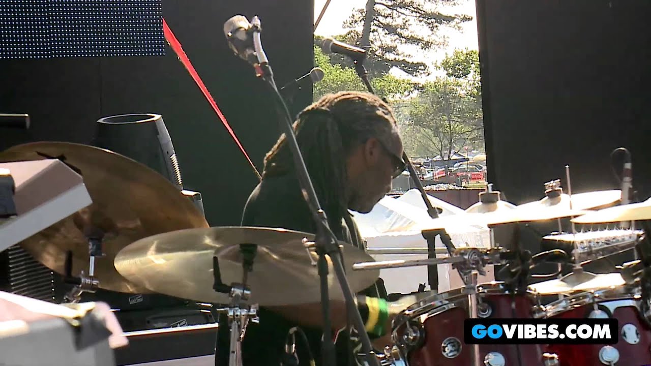 Steel Pulse Performs 