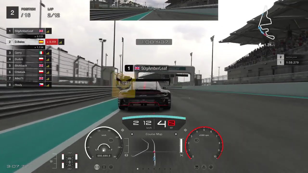 Diarias C Circuito de Yas marina Gran Turismo® 7  Menuda lucha hasta el final