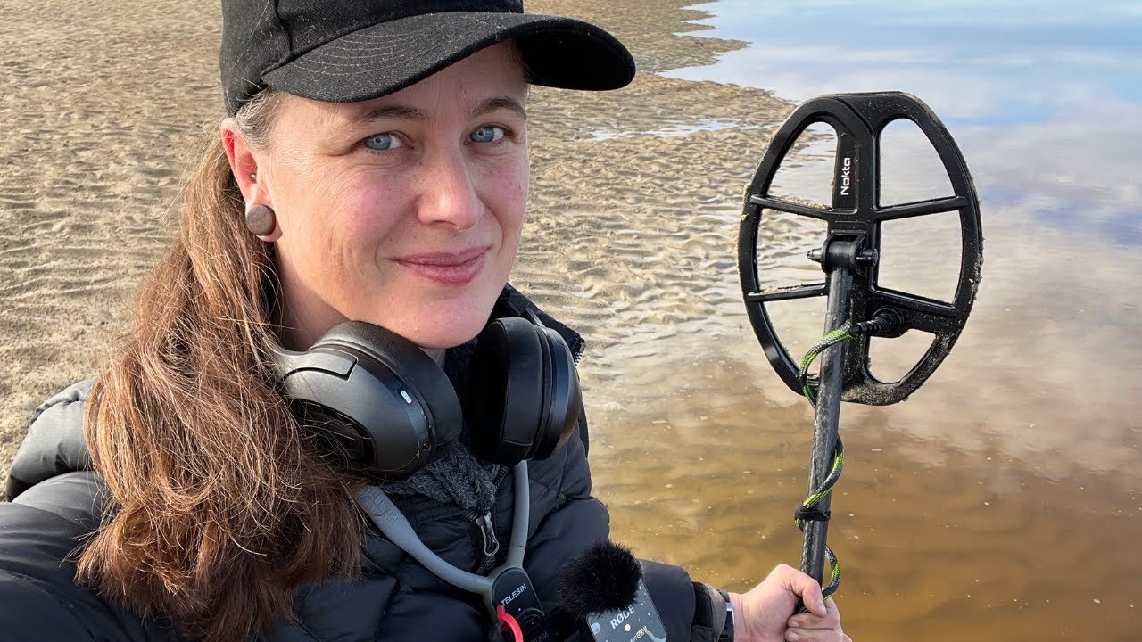 A Peaceful Beach Walk with the Nokta Legend! (Metal Detecting)