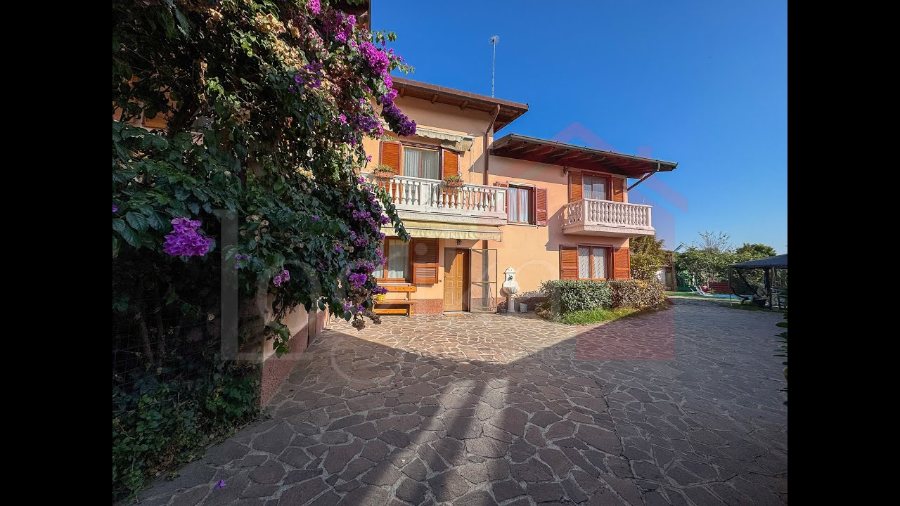 A Torrevecchia Pia : villa singola , già suddivisa in 3 unità abitative