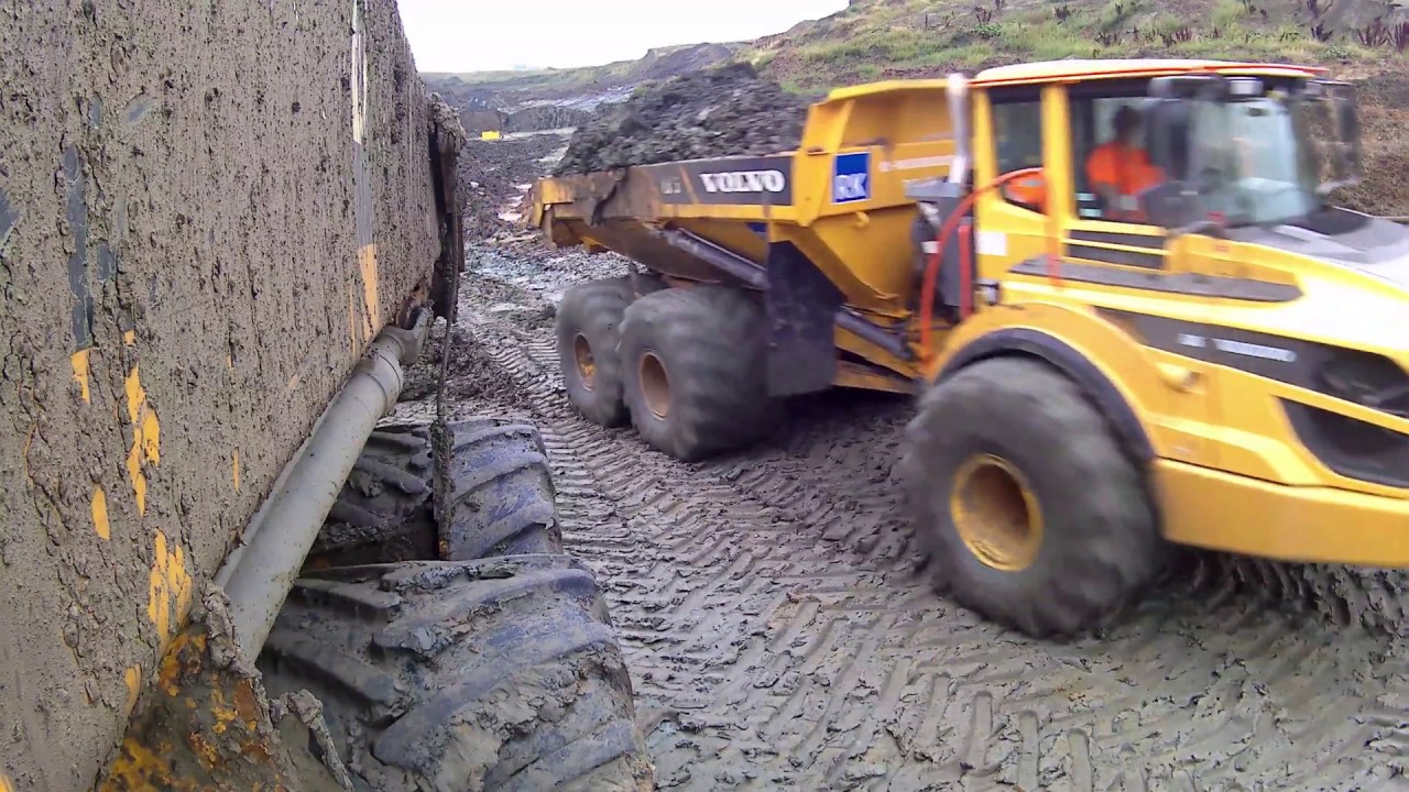 Volvo A 30G hauling clay