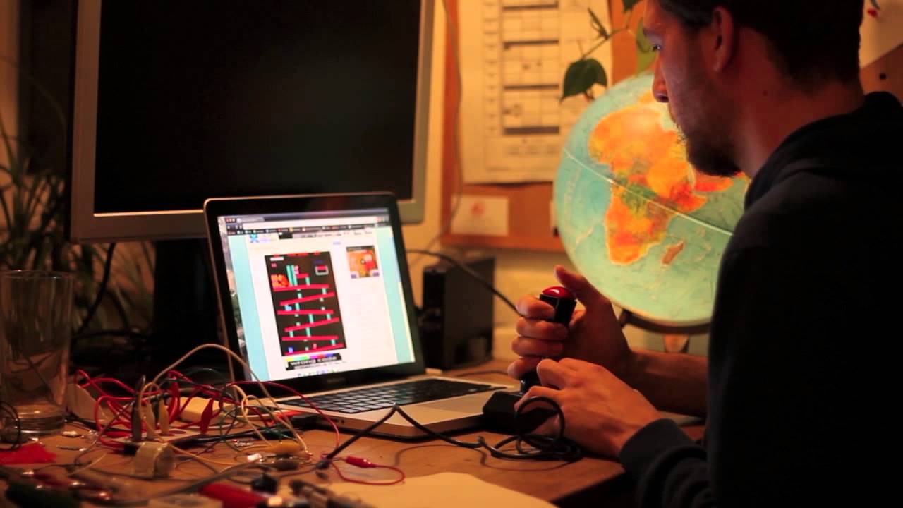 Old C64 Joystick USB with MakeyMakey