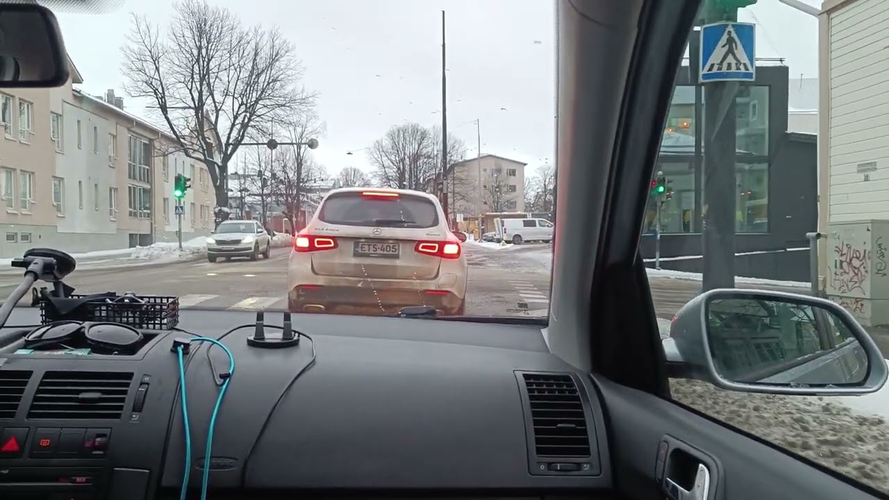 We are driving through Porvoo during winter. #porvoo #drivethru #winter 