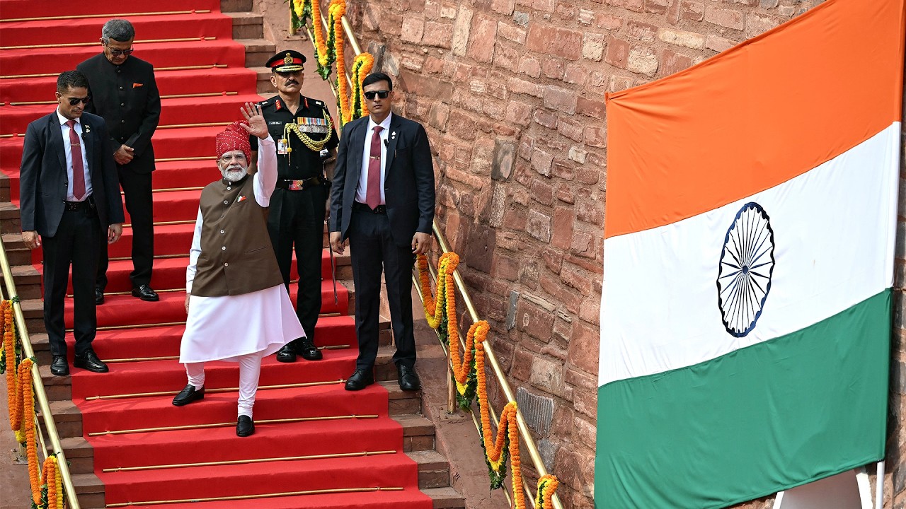 Modi Puts Chips, Nuclear Power at Heart of India's Future