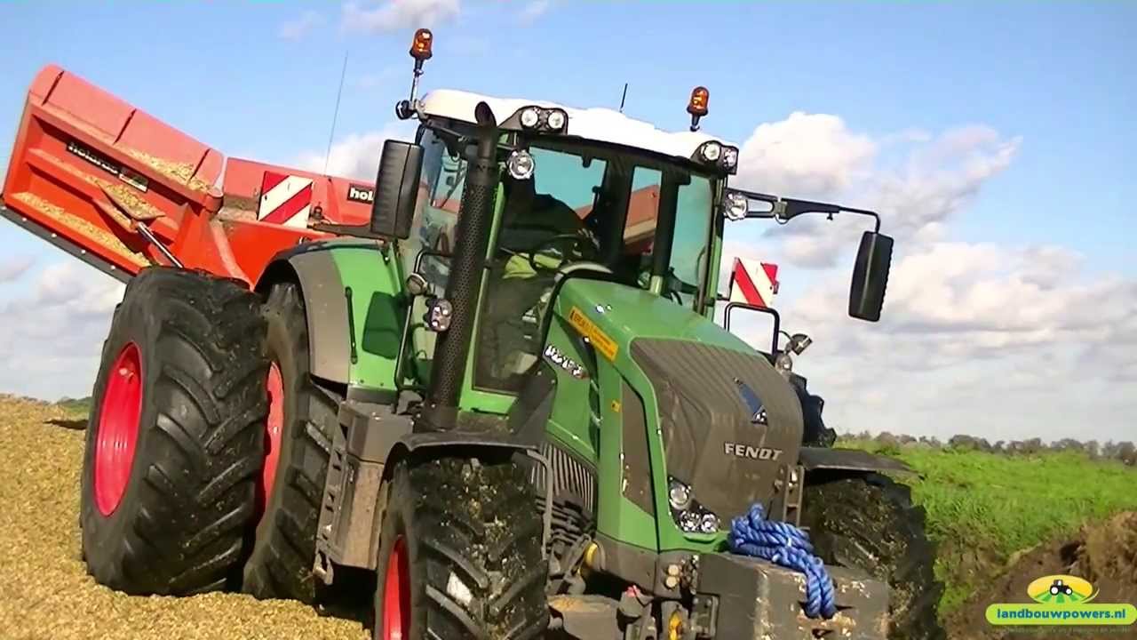 Loonbedrijf Meppelink aan het mais hakselen en inkuilen