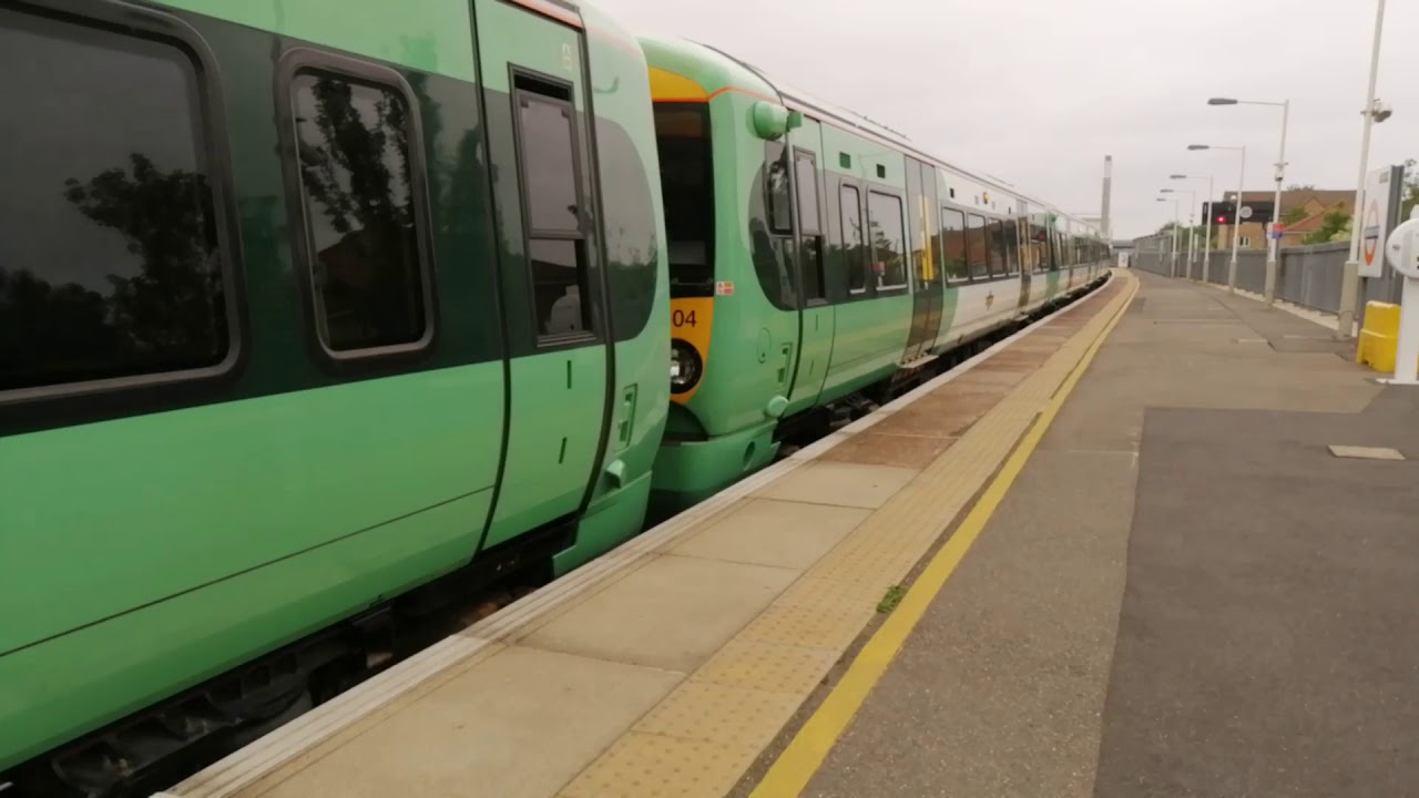 Trains at New Cross Gate 26/05/2019