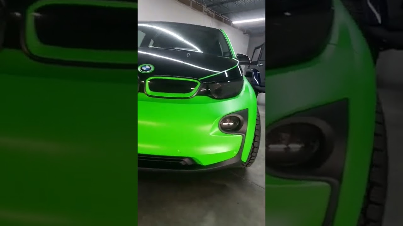 NEON Wrapped Offroad Style BMW i3